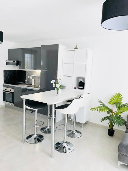 Maison 4 Personnes Avec Jacuzzi Marignane Exterior foto